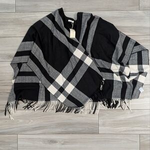 Moss Rose Plaid Sleeved Shawl With Fringe